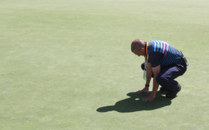 Delsandro checks greens