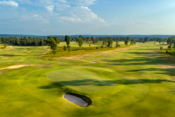 The Red Course No. 12 and Black Course No. 6 at The Loop Photo: Forest Dunes Golf Club