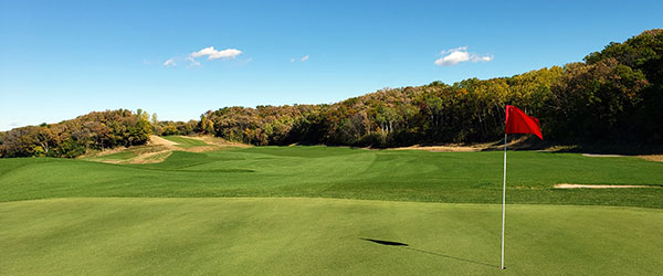 The pin on the No. 11 gree at Braemar. Photo: Richard Mandell Golf Architecture