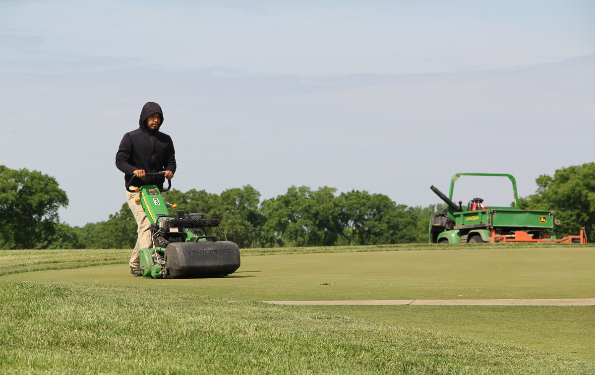 220E-Cut Hybrid walk greens mowers (Photo: Golfdom Staff)