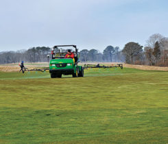 Fertilization (Photo: Golfdom Files)