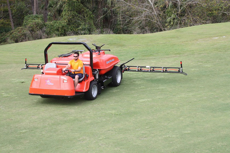 Smithco's Star Command 5200 Company is a new self-contained turf sprayer with 520 gallon capacity. (Photo: Smithco)