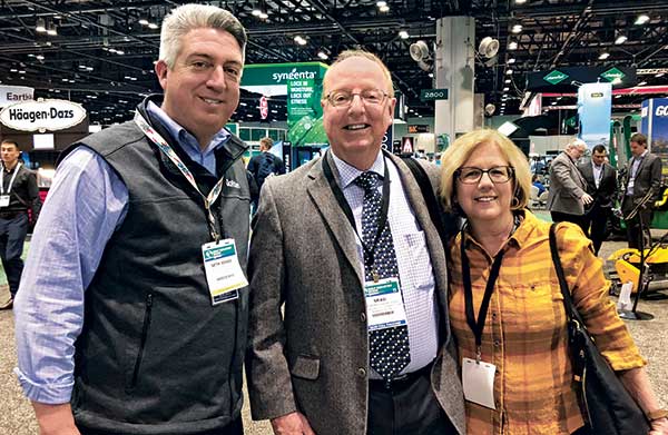 Seth rad Poole, CGCS, Rolling Hills CC, Newburgh, Ind., and his wife of 43 years, Gayle. (Photo: Golfdom Staff)