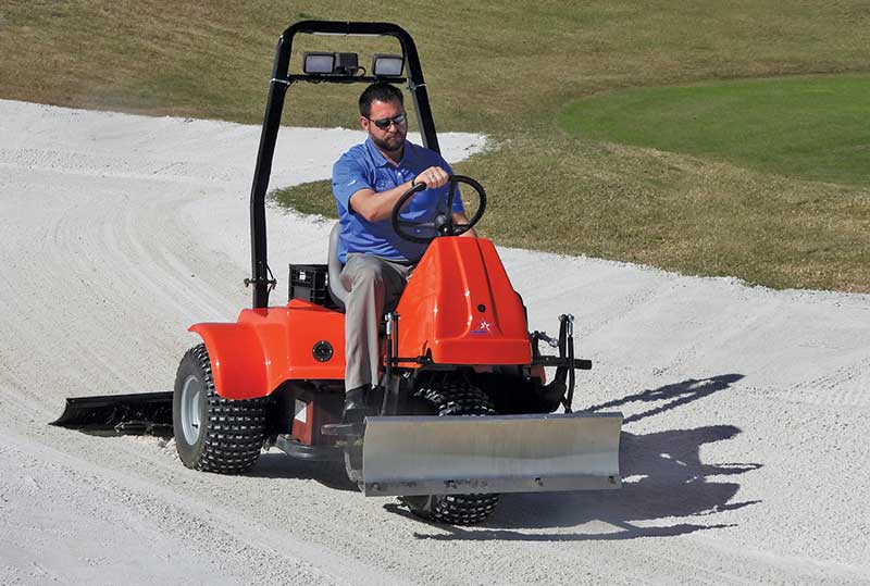 Smithco unveils its first electric bunker rake, the Sand Star E. (Photo: Smithco)