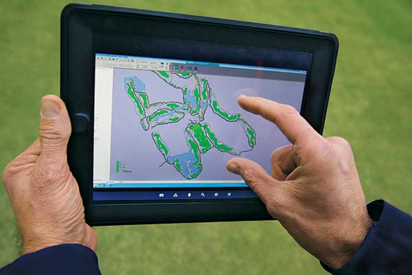 Digitally mapping golf course patterns (Photo courtesy of the USGA)