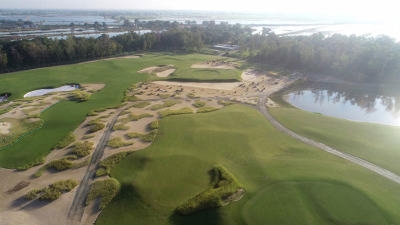 The 14th hole at Ballyshear Links, centerpiece of the Ban Rakat Club in Bangkok, Thailand. (Photo: Ban Rakat Club)