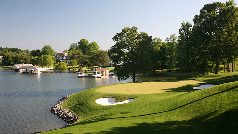 Hole 15 at The Water's Edge is par 3. (Photo: McConnell Golf) Photo: McConnell Golf