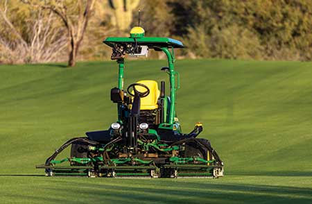 Deere believes its autonomous fairway mower will gain some ground in 2021, after 2020 got off to a slow start due to the pandemic. (Photo: John Deere)