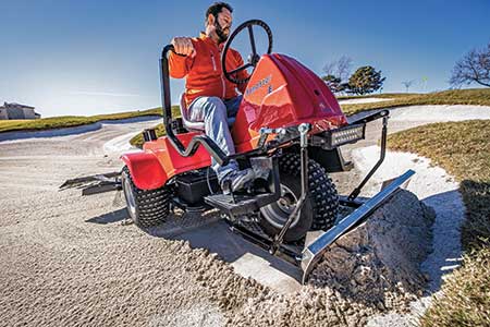 Smithco’s Sand Star E is powered by lithium battery packs, ensuring a quiet ride. (Photo: Smithco)