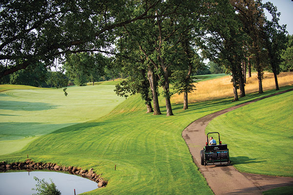 Floating heads on the TriWave are suited for courses with undulations, says Scott Kinkead, executive vice president of Turfco. (Photo: Jamey Guy Photography)