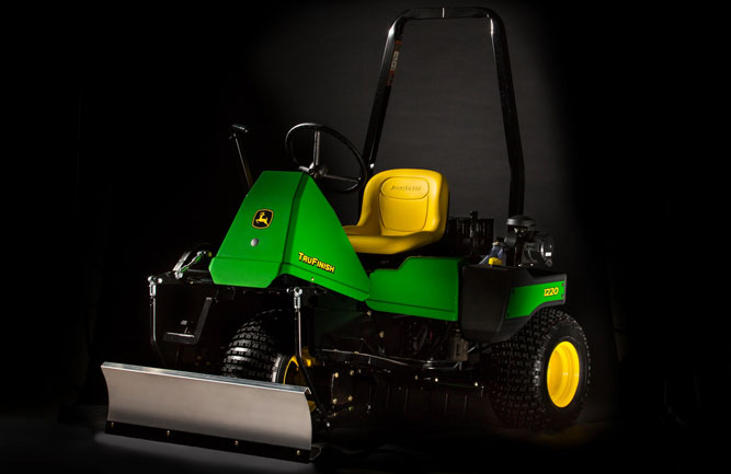 TruFinish 1220 Utility Rake (Photo: John Deere)