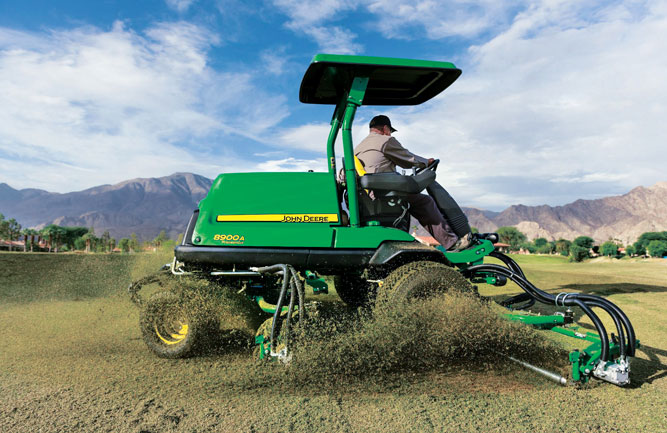 There’s a thin line between an acceptable amount of thatch and a potentially damaging amount, according to experts. (Photo: John Deere)