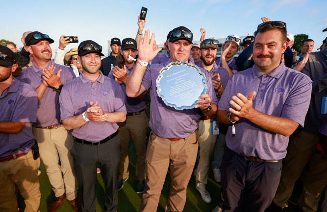 Chris Wilson and crew receiving the E.J. Marshall Platter. (Photo: @USGA on Twitter)