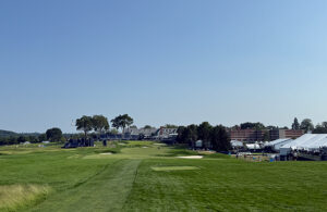 The approach into the 18th hole, what architect Gil Hanse referred to as the quintessential closing golf hole in American championship golf. (Photo: Golfdom staff)