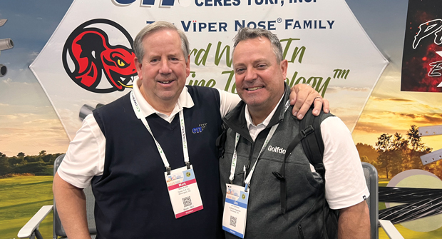 Congrats from a former president Former Baltusrol GC Superintendent Mark Kuhns, CGCS, who served as president of GCSAA in 2009, was eager to wish Cummins well in his new endeavor with Golfdom. Kuhns now works for Ceres Turf Inc. (Photo: Golfdom staff)
