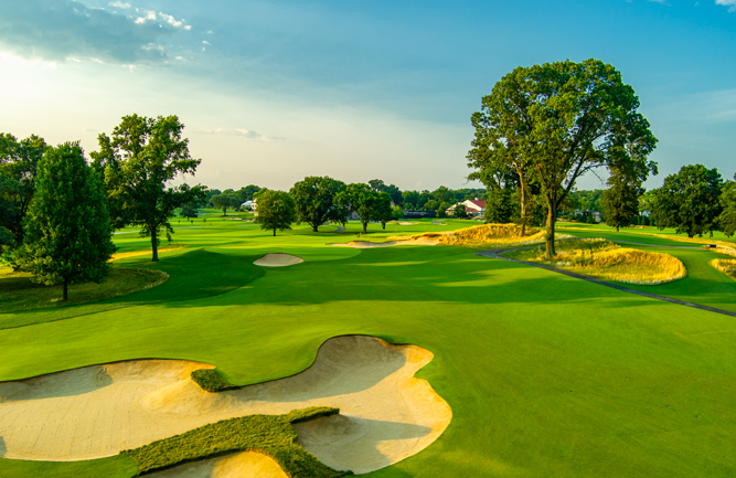 The sixth hole at Woodmont Country Club (South Course) is a short, dog leg right, uphill par 4. (Photo: Larry Lambrecht)
