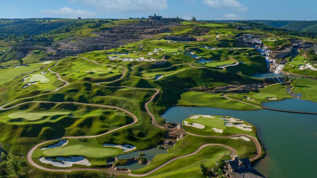 The new par-three Cliffhangers GC, created by Johnny Morris and his son John Paul, has 18 holes ranging from 60 to 170 yards and features breathtaking views along iconic limestone cliffs. All of Big Cedar’s golf courses are certified by Audubon International. (Photo: Courtesy of Branson Golf)
